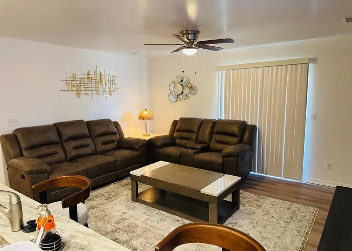 New Location Near Hospital & Restaurants Ferienhaus Kingman